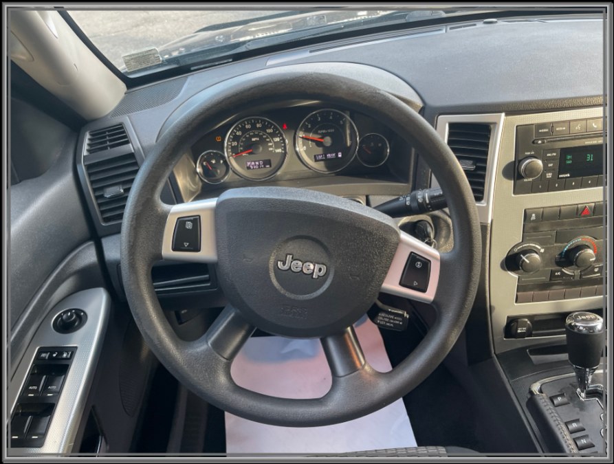 2010 Jeep Grand Cherokee 4WD 4dr Laredo, available for sale in Huntington Station, New York | My Auto Inc.. Huntington Station, New York 2010 Jeep Grand Cherokee 4WD 4dr Laredo, available for sale in Huntington Station, New York | My Auto Inc.. Huntington Station, New York