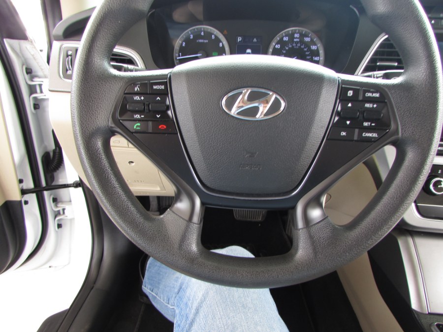 2016 Hyundai Sonata 4dr Sdn 2.4L SE, available for sale in Orlando, Florida | VIP Auto Enterprise, Inc. Orlando, Florida 2016 Hyundai Sonata 4dr Sdn 2.4L SE, available for sale in Orlando, Florida | VIP Auto Enterprise, Inc. Orlando, Florida