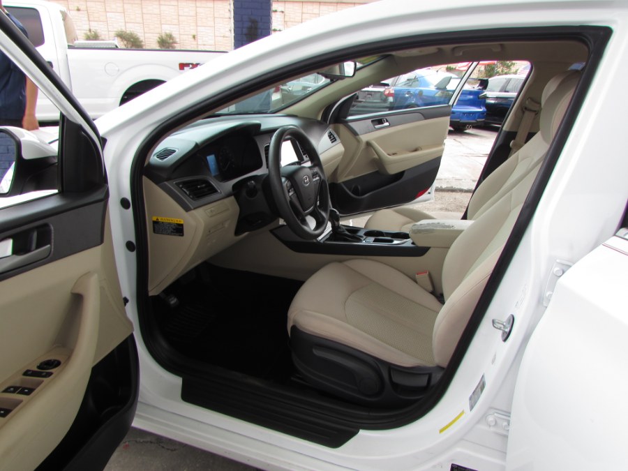 2016 Hyundai Sonata 4dr Sdn 2.4L SE, available for sale in Orlando, Florida | VIP Auto Enterprise, Inc. Orlando, Florida 2016 Hyundai Sonata 4dr Sdn 2.4L SE, available for sale in Orlando, Florida | VIP Auto Enterprise, Inc. Orlando, Florida