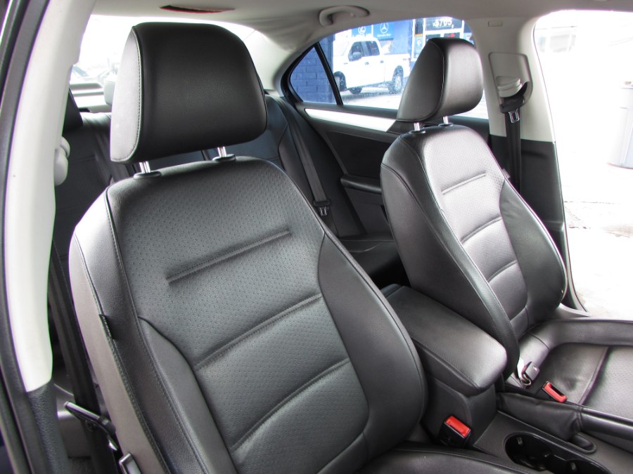 2014 Volkswagen Jetta Sedan 4dr Auto SE w/Connectivity/Sunroof, available for sale in Orlando, Florida | VIP Auto Enterprise, Inc. Orlando, Florida 2014 Volkswagen Jetta Sedan 4dr Auto SE w/Connectivity/Sunroof, available for sale in Orlando, Florida | VIP Auto Enterprise, Inc. Orlando, Florida