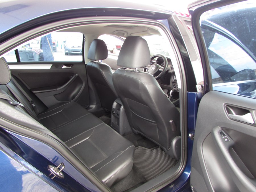 2014 Volkswagen Jetta Sedan 4dr Auto SE w/Connectivity/Sunroof, available for sale in Orlando, Florida | VIP Auto Enterprise, Inc. Orlando, Florida 2014 Volkswagen Jetta Sedan 4dr Auto SE w/Connectivity/Sunroof, available for sale in Orlando, Florida | VIP Auto Enterprise, Inc. Orlando, Florida