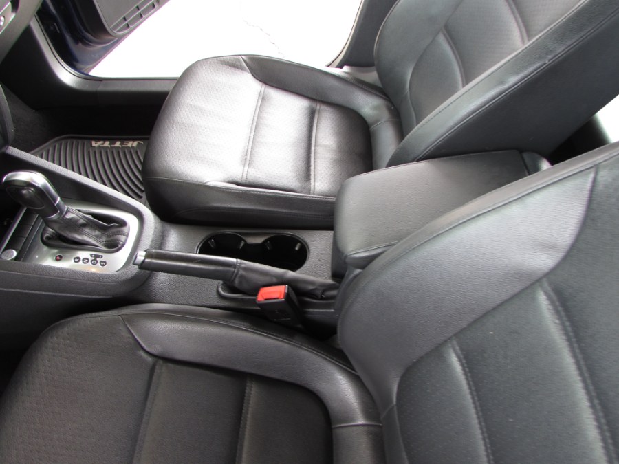 2014 Volkswagen Jetta Sedan 4dr Auto SE w/Connectivity/Sunroof, available for sale in Orlando, Florida | VIP Auto Enterprise, Inc. Orlando, Florida 2014 Volkswagen Jetta Sedan 4dr Auto SE w/Connectivity/Sunroof, available for sale in Orlando, Florida | VIP Auto Enterprise, Inc. Orlando, Florida