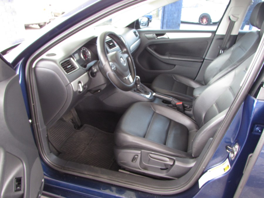 2014 Volkswagen Jetta Sedan 4dr Auto SE w/Connectivity/Sunroof, available for sale in Orlando, Florida | VIP Auto Enterprise, Inc. Orlando, Florida 2014 Volkswagen Jetta Sedan 4dr Auto SE w/Connectivity/Sunroof, available for sale in Orlando, Florida | VIP Auto Enterprise, Inc. Orlando, Florida