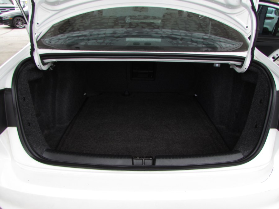 2015 Volkswagen Jetta Sedan 4dr Auto 1.8T SE PZEV, available for sale in Orlando, Florida | VIP Auto Enterprise, Inc. Orlando, Florida 2015 Volkswagen Jetta Sedan 4dr Auto 1.8T SE PZEV, available for sale in Orlando, Florida | VIP Auto Enterprise, Inc. Orlando, Florida