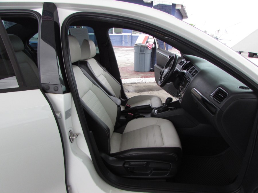 2015 Volkswagen Jetta Sedan 4dr Auto 1.8T SE PZEV, available for sale in Orlando, Florida | VIP Auto Enterprise, Inc. Orlando, Florida 2015 Volkswagen Jetta Sedan 4dr Auto 1.8T SE PZEV, available for sale in Orlando, Florida | VIP Auto Enterprise, Inc. Orlando, Florida
