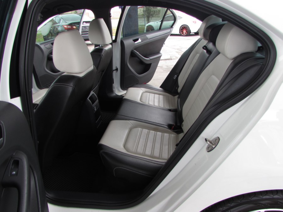 2015 Volkswagen Jetta Sedan 4dr Auto 1.8T SE PZEV, available for sale in Orlando, Florida | VIP Auto Enterprise, Inc. Orlando, Florida 2015 Volkswagen Jetta Sedan 4dr Auto 1.8T SE PZEV, available for sale in Orlando, Florida | VIP Auto Enterprise, Inc. Orlando, Florida