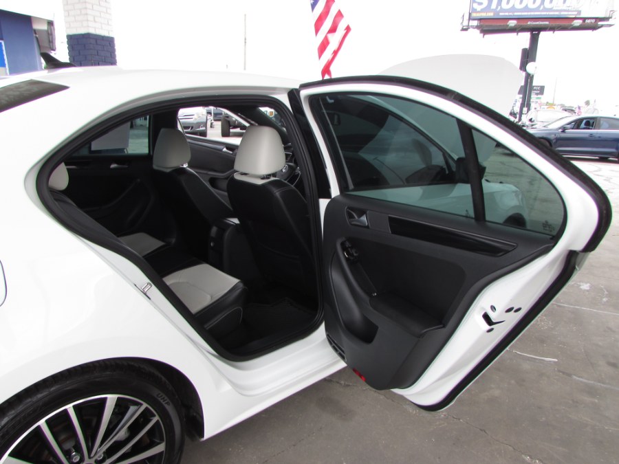 2015 Volkswagen Jetta Sedan 4dr Auto 1.8T SE PZEV, available for sale in Orlando, Florida | VIP Auto Enterprise, Inc. Orlando, Florida 2015 Volkswagen Jetta Sedan 4dr Auto 1.8T SE PZEV, available for sale in Orlando, Florida | VIP Auto Enterprise, Inc. Orlando, Florida