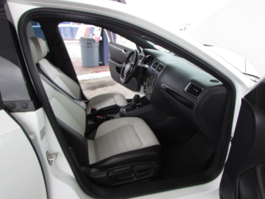 2015 Volkswagen Jetta Sedan 4dr Auto 1.8T SE PZEV, available for sale in Orlando, Florida | VIP Auto Enterprise, Inc. Orlando, Florida 2015 Volkswagen Jetta Sedan 4dr Auto 1.8T SE PZEV, available for sale in Orlando, Florida | VIP Auto Enterprise, Inc. Orlando, Florida
