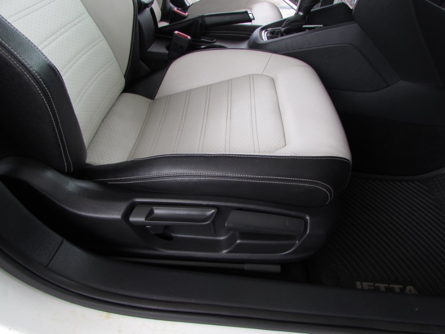 2015 Volkswagen Jetta Sedan 4dr Auto 1.8T SE PZEV, available for sale in Orlando, Florida | VIP Auto Enterprise, Inc. Orlando, Florida 2015 Volkswagen Jetta Sedan 4dr Auto 1.8T SE PZEV, available for sale in Orlando, Florida | VIP Auto Enterprise, Inc. Orlando, Florida