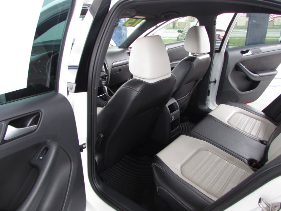 2015 Volkswagen Jetta Sedan 4dr Auto 1.8T SE PZEV, available for sale in Orlando, Florida | VIP Auto Enterprise, Inc. Orlando, Florida 2015 Volkswagen Jetta Sedan 4dr Auto 1.8T SE PZEV, available for sale in Orlando, Florida | VIP Auto Enterprise, Inc. Orlando, Florida