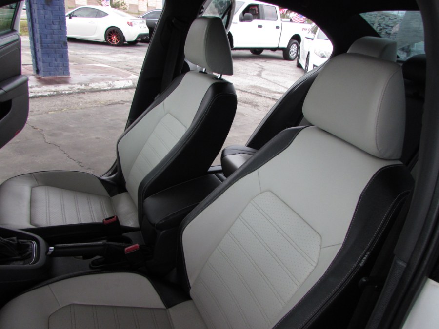 2015 Volkswagen Jetta Sedan 4dr Auto 1.8T SE PZEV, available for sale in Orlando, Florida | VIP Auto Enterprise, Inc. Orlando, Florida 2015 Volkswagen Jetta Sedan 4dr Auto 1.8T SE PZEV, available for sale in Orlando, Florida | VIP Auto Enterprise, Inc. Orlando, Florida