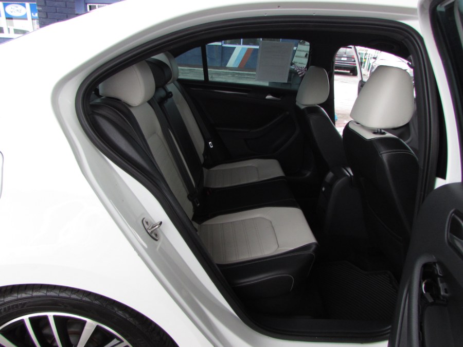 2015 Volkswagen Jetta Sedan 4dr Auto 1.8T SE PZEV, available for sale in Orlando, Florida | VIP Auto Enterprise, Inc. Orlando, Florida 2015 Volkswagen Jetta Sedan 4dr Auto 1.8T SE PZEV, available for sale in Orlando, Florida | VIP Auto Enterprise, Inc. Orlando, Florida