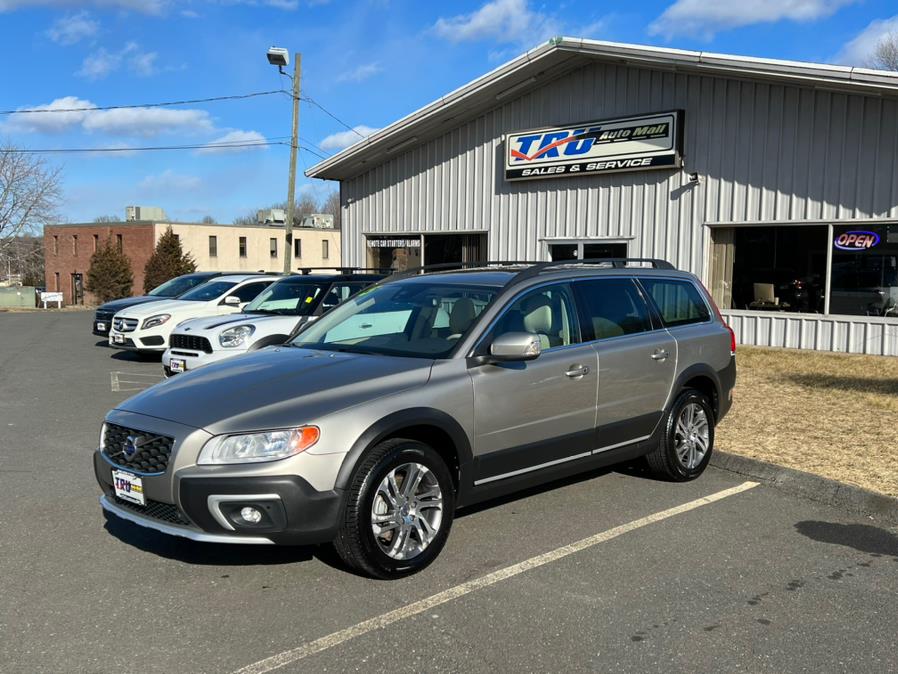2015 Volvo XC70 AWD 4dr Wgn 3.2L Premier Plus PZEV, available for sale in Berlin, Connecticut | Tru Auto Mall. Berlin, Connecticut