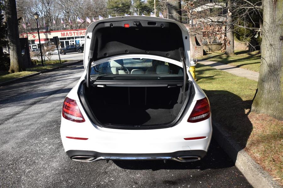 2017 Mercedes-benz E-class E 300 4MATIC AWD 4dr Sedan, available for sale in Great Neck, New York | Camy Cars. Great Neck, New York 2017 Mercedes-benz E-class E 300 4MATIC AWD 4dr Sedan, available for sale in Great Neck, New York | Camy Cars. Great Neck, New York