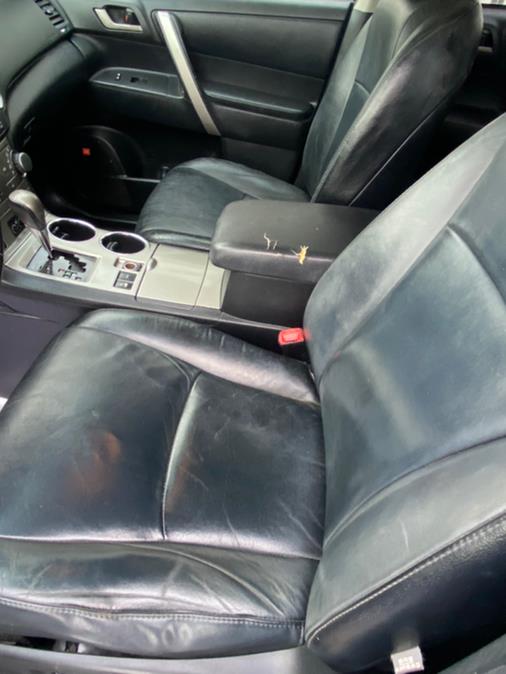 2011 Toyota Highlander SE, available for sale in Bridgeport, Connecticut | CT Auto. Bridgeport, Connecticut 2011 Toyota Highlander SE, available for sale in Bridgeport, Connecticut | CT Auto. Bridgeport, Connecticut