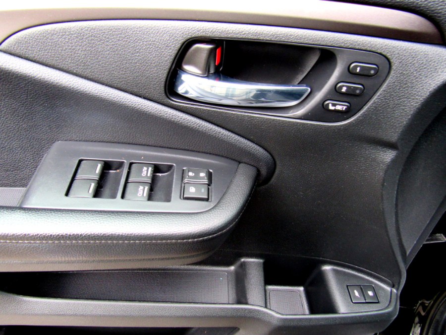 2019 Honda Pilot EX-L AWD, available for sale in Paterson, New Jersey | MFG Prestige Auto Group. Paterson, New Jersey 2019 Honda Pilot EX-L AWD, available for sale in Paterson, New Jersey | MFG Prestige Auto Group. Paterson, New Jersey