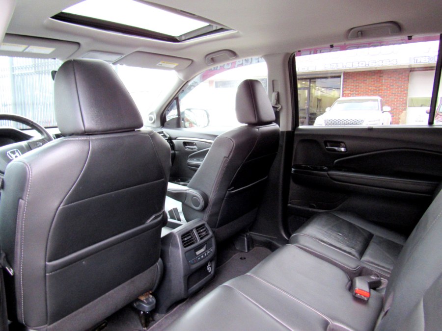 2019 Honda Pilot EX-L AWD, available for sale in Paterson, New Jersey | MFG Prestige Auto Group. Paterson, New Jersey 2019 Honda Pilot EX-L AWD, available for sale in Paterson, New Jersey | MFG Prestige Auto Group. Paterson, New Jersey