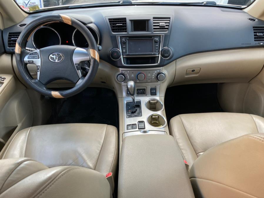2013 Toyota Highlander 4WD 4dr V6 SE (Natl), available for sale in Brooklyn, New York | Carsbuck Inc.. Brooklyn, New York 2013 Toyota Highlander 4WD 4dr V6 SE (Natl), available for sale in Brooklyn, New York | Carsbuck Inc.. Brooklyn, New York