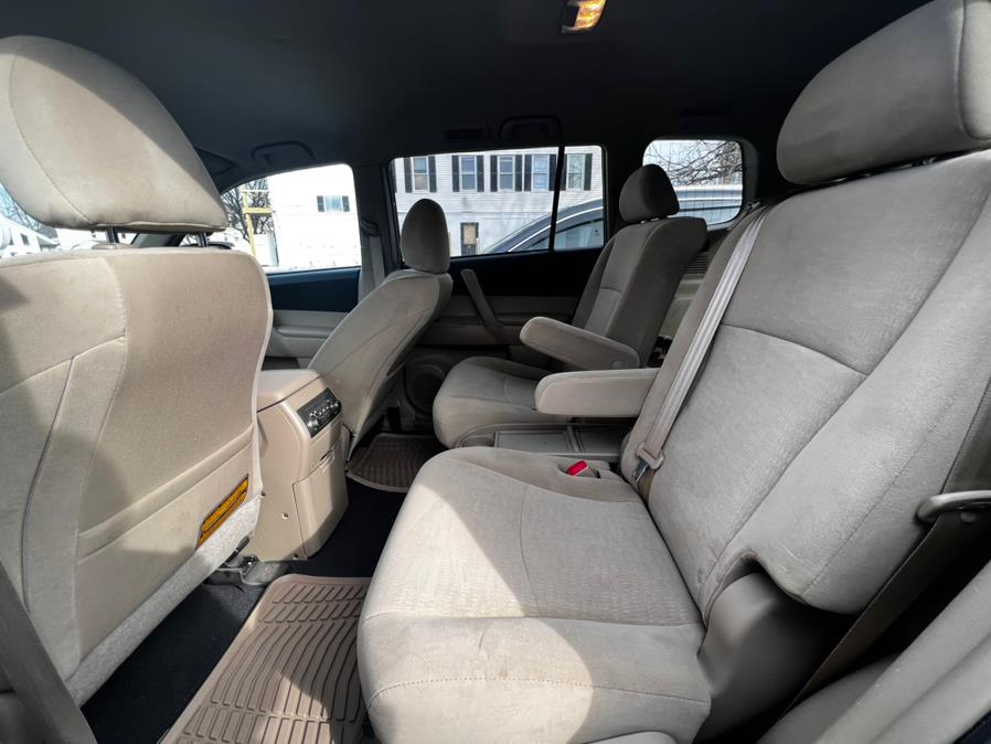 2012 Toyota Highlander 4WD 4dr V6 (Natl), available for sale in Worcester, Massachusetts | Sophia's Auto Sales Inc. Worcester, Massachusetts 2012 Toyota Highlander 4WD 4dr V6 (Natl), available for sale in Worcester, Massachusetts | Sophia's Auto Sales Inc. Worcester, Massachusetts