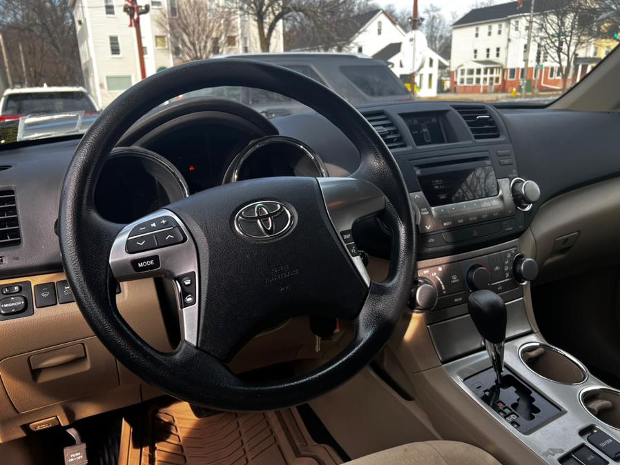 2012 Toyota Highlander 4WD 4dr V6 (Natl), available for sale in Worcester, Massachusetts | Sophia's Auto Sales Inc. Worcester, Massachusetts 2012 Toyota Highlander 4WD 4dr V6 (Natl), available for sale in Worcester, Massachusetts | Sophia's Auto Sales Inc. Worcester, Massachusetts