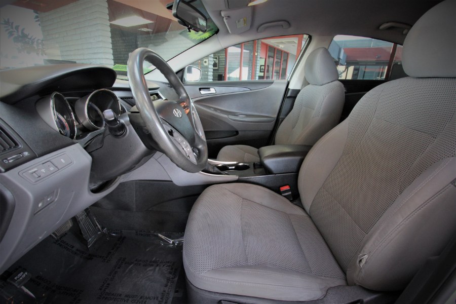 2013 Hyundai Sonata 4dr Sdn 2.4L Auto SE, available for sale in Garden Grove, California | 1 Stop Auto Mart Inc.. Garden Grove, California 2013 Hyundai Sonata 4dr Sdn 2.4L Auto SE, available for sale in Garden Grove, California | 1 Stop Auto Mart Inc.. Garden Grove, California