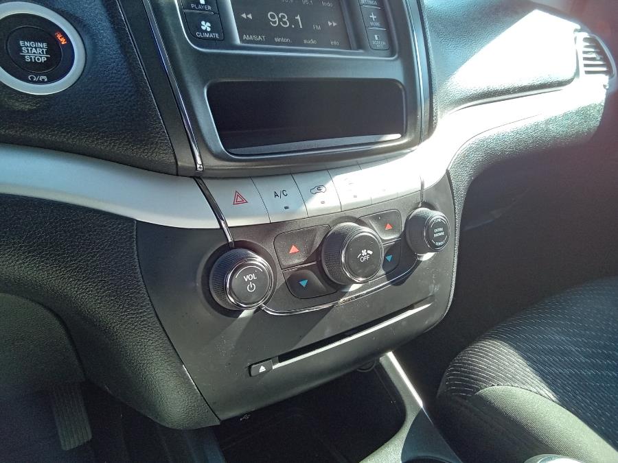 2019 Dodge Journey SE FWD, available for sale in Irvington, New Jersey | NJ Used Cars Center. Irvington, New Jersey 2019 Dodge Journey SE FWD, available for sale in Irvington, New Jersey | NJ Used Cars Center. Irvington, New Jersey