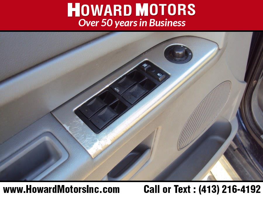 2005 Jeep Grand Cherokee 4dr Laredo 4WD, available for sale in Springfield, Massachusetts | Howard Motors. Springfield, Massachusetts 2005 Jeep Grand Cherokee 4dr Laredo 4WD, available for sale in Springfield, Massachusetts | Howard Motors. Springfield, Massachusetts