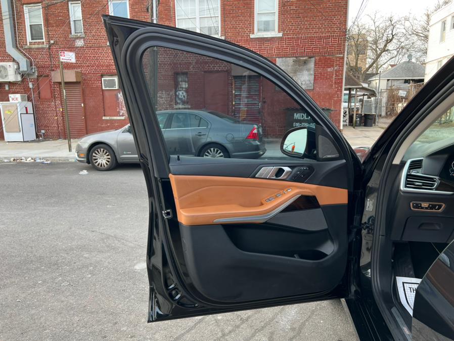 2021 BMW X7 xDrive40i Sports Activity Vehicle, available for sale in Jamaica, New York | Sunrise Autoland. Jamaica, New York 2021 BMW X7 xDrive40i Sports Activity Vehicle, available for sale in Jamaica, New York | Sunrise Autoland. Jamaica, New York