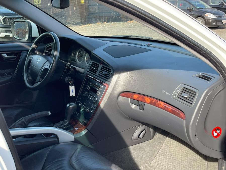 2007 Volvo XC70 4dr Wgn w/Snrf, available for sale in Ashland , Massachusetts | New Beginning Auto Service Inc . Ashland , Massachusetts 2007 Volvo XC70 4dr Wgn w/Snrf, available for sale in Ashland , Massachusetts | New Beginning Auto Service Inc . Ashland , Massachusetts