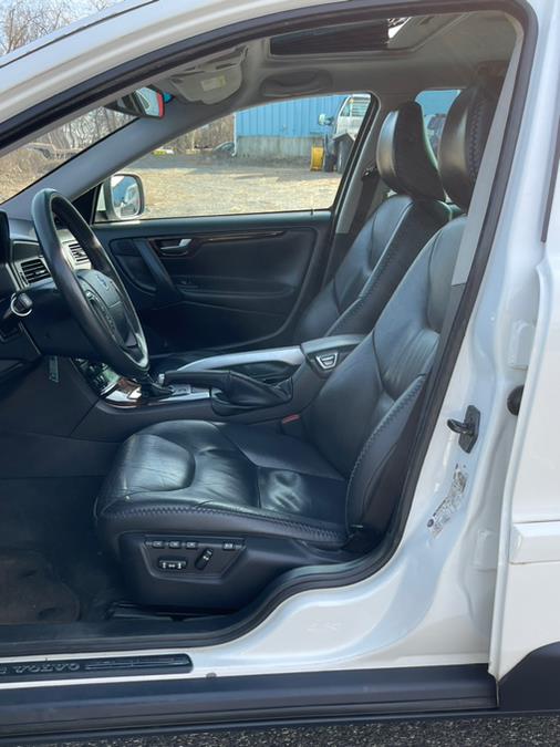 2007 Volvo XC70 4dr Wgn w/Snrf, available for sale in Ashland , Massachusetts | New Beginning Auto Service Inc . Ashland , Massachusetts 2007 Volvo XC70 4dr Wgn w/Snrf, available for sale in Ashland , Massachusetts | New Beginning Auto Service Inc . Ashland , Massachusetts