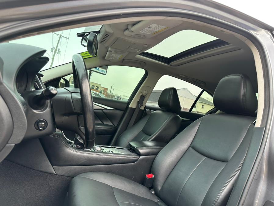 2016 INFINITI Q50 4dr Sdn 2.0t Premium RWD, available for sale in Manchester, Connecticut | Carsonmain LLC. Manchester, Connecticut 2016 INFINITI Q50 4dr Sdn 2.0t Premium RWD, available for sale in Manchester, Connecticut | Carsonmain LLC. Manchester, Connecticut