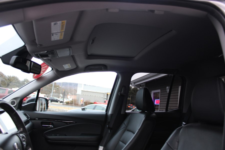 2017 Honda Ridgeline RTL-E 4x4 Crew Cab 5.3'' Bed, available for sale in Plantsville, Connecticut | Auto House of Luxury. Plantsville, Connecticut 2017 Honda Ridgeline RTL-E 4x4 Crew Cab 5.3'' Bed, available for sale in Plantsville, Connecticut | Auto House of Luxury. Plantsville, Connecticut