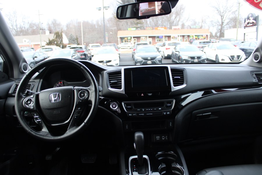 2017 Honda Ridgeline RTL-E 4x4 Crew Cab 5.3'' Bed, available for sale in Plantsville, Connecticut | Auto House of Luxury. Plantsville, Connecticut 2017 Honda Ridgeline RTL-E 4x4 Crew Cab 5.3'' Bed, available for sale in Plantsville, Connecticut | Auto House of Luxury. Plantsville, Connecticut