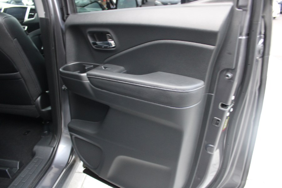 2017 Honda Ridgeline RTL-E 4x4 Crew Cab 5.3'' Bed, available for sale in Plantsville, Connecticut | Auto House of Luxury. Plantsville, Connecticut 2017 Honda Ridgeline RTL-E 4x4 Crew Cab 5.3'' Bed, available for sale in Plantsville, Connecticut | Auto House of Luxury. Plantsville, Connecticut