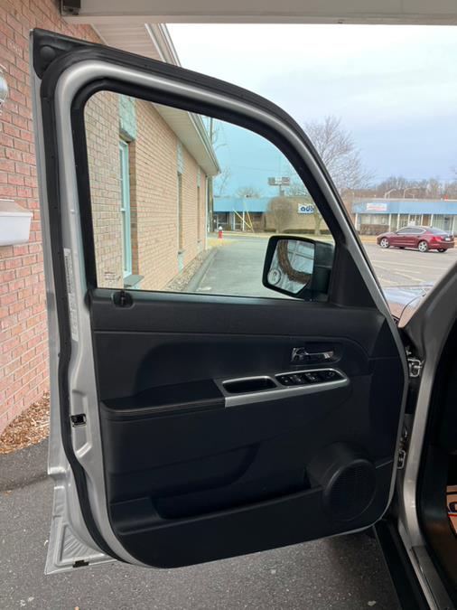2011 Jeep Liberty 4WD 4dr Sport, available for sale in New Britain, Connecticut | Supreme Automotive. New Britain, Connecticut 2011 Jeep Liberty 4WD 4dr Sport, available for sale in New Britain, Connecticut | Supreme Automotive. New Britain, Connecticut