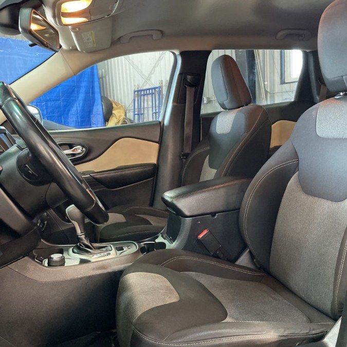 2016 Jeep Cherokee 4WD 4dr Latitude, available for sale in Naugatuck, Connecticut | Riverside Motorcars, LLC. Naugatuck, Connecticut 2016 Jeep Cherokee 4WD 4dr Latitude, available for sale in Naugatuck, Connecticut | Riverside Motorcars, LLC. Naugatuck, Connecticut