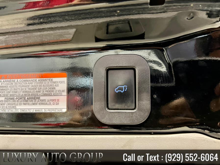 2015 Toyota Sienna 5dr 8-Pass Van XLE Premium FWD (Natl), available for sale in Bronx, New York | Luxury Auto Group. Bronx, New York 2015 Toyota Sienna 5dr 8-Pass Van XLE Premium FWD (Natl), available for sale in Bronx, New York | Luxury Auto Group. Bronx, New York