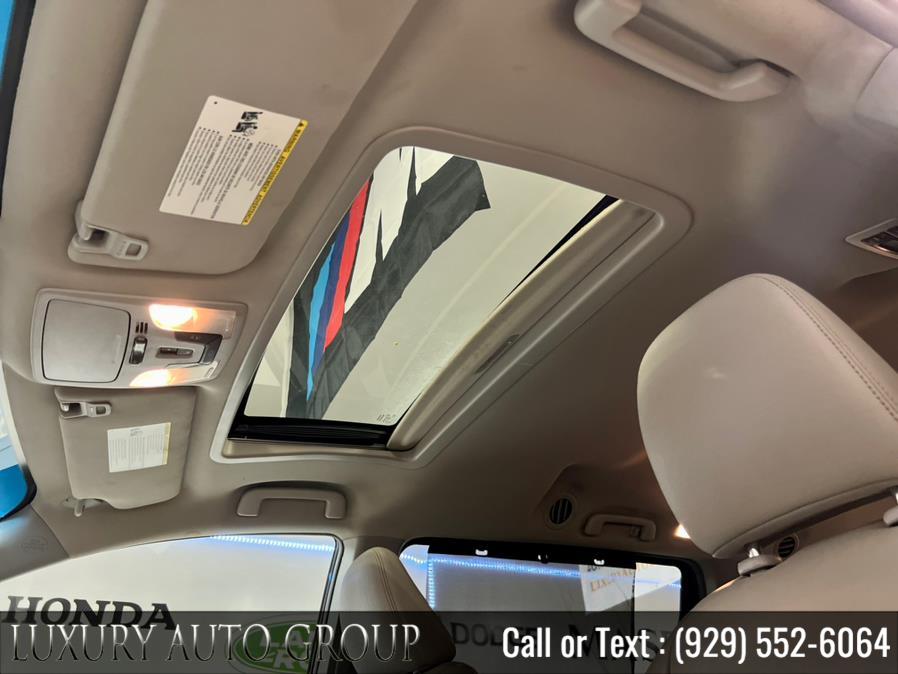 2015 Toyota Sienna 5dr 8-Pass Van XLE Premium FWD (Natl), available for sale in Bronx, New York | Luxury Auto Group. Bronx, New York 2015 Toyota Sienna 5dr 8-Pass Van XLE Premium FWD (Natl), available for sale in Bronx, New York | Luxury Auto Group. Bronx, New York