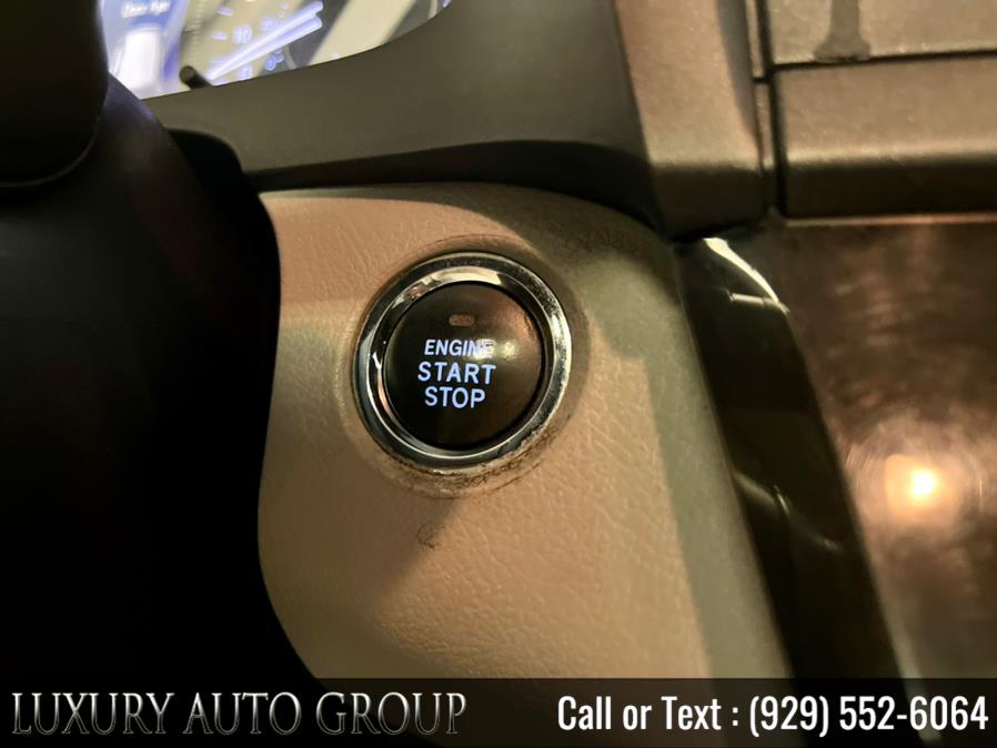 2015 Toyota Sienna 5dr 8-Pass Van XLE Premium FWD (Natl), available for sale in Bronx, New York | Luxury Auto Group. Bronx, New York 2015 Toyota Sienna 5dr 8-Pass Van XLE Premium FWD (Natl), available for sale in Bronx, New York | Luxury Auto Group. Bronx, New York