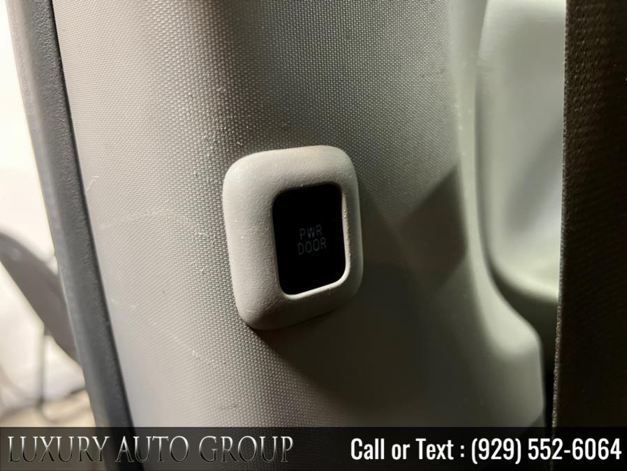 2015 Toyota Sienna 5dr 8-Pass Van XLE Premium FWD (Natl), available for sale in Bronx, New York | Luxury Auto Group. Bronx, New York 2015 Toyota Sienna 5dr 8-Pass Van XLE Premium FWD (Natl), available for sale in Bronx, New York | Luxury Auto Group. Bronx, New York