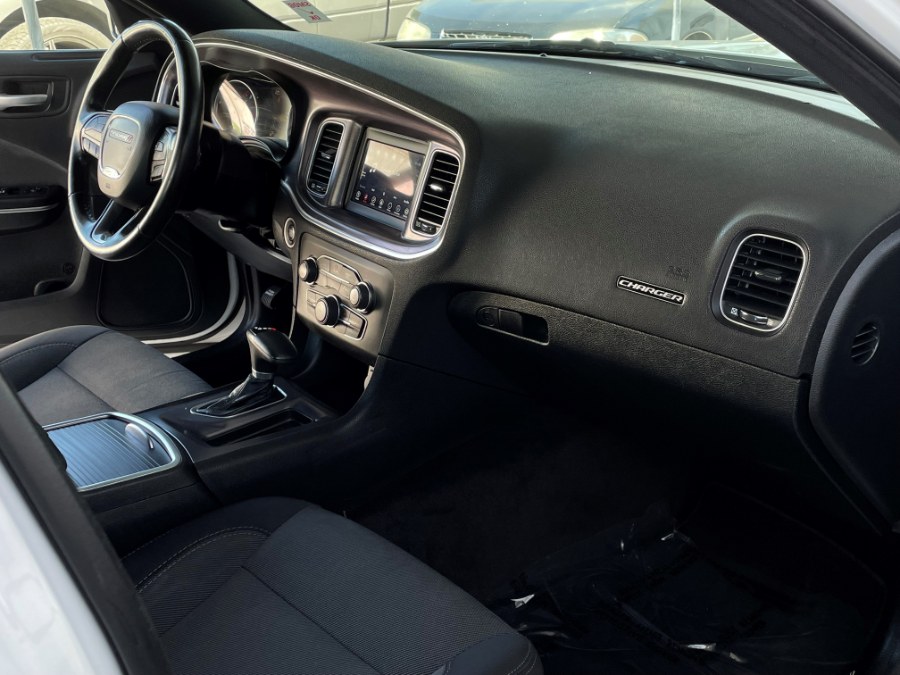 2018 Dodge Charger SXT RWD, available for sale in Corona, California | Green Light Auto. Corona, California 2018 Dodge Charger SXT RWD, available for sale in Corona, California | Green Light Auto. Corona, California