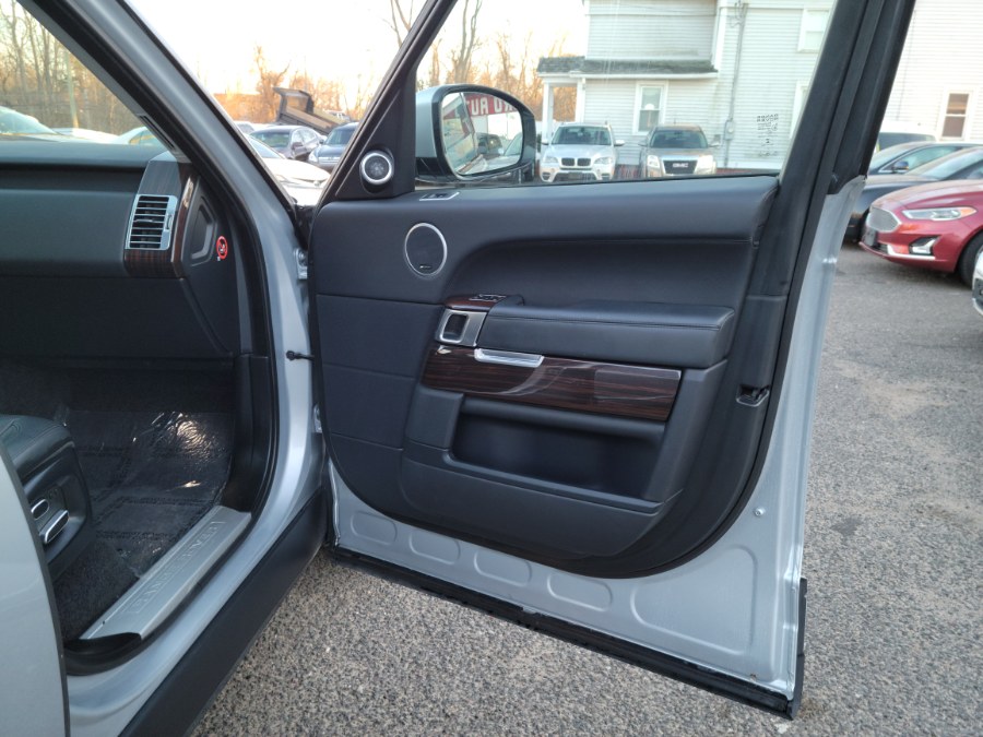 2015 Land Rover Range Rover 4WD 4dr HSE, available for sale in East Windsor, Connecticut | Toro Auto. East Windsor, Connecticut 2015 Land Rover Range Rover 4WD 4dr HSE, available for sale in East Windsor, Connecticut | Toro Auto. East Windsor, Connecticut