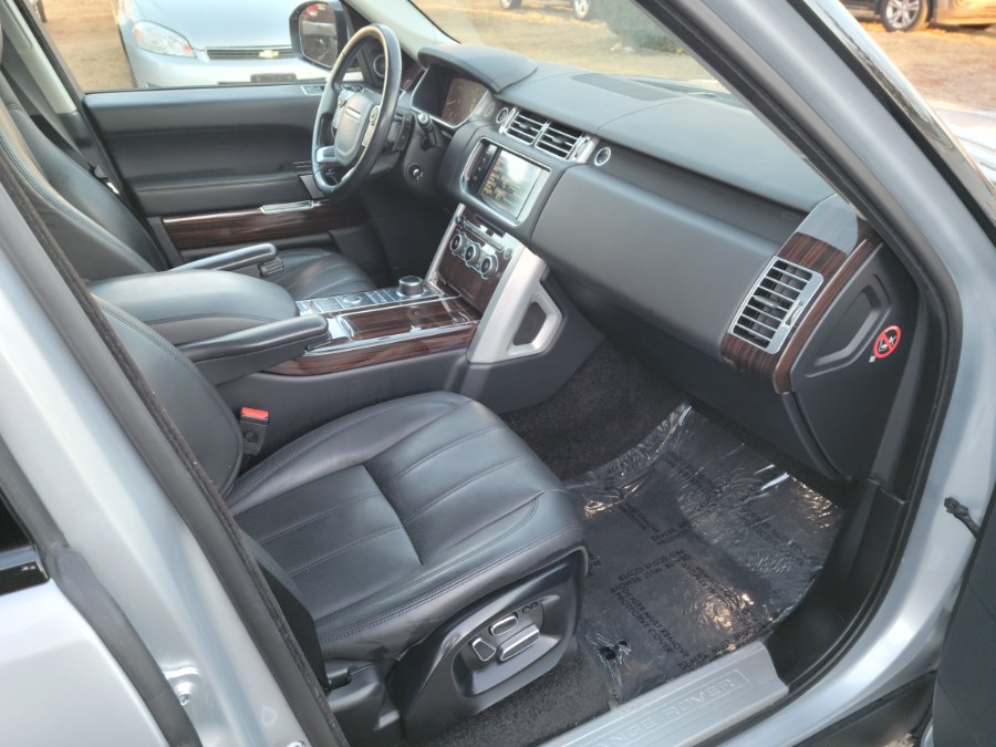 2015 Land Rover Range Rover 4WD 4dr HSE, available for sale in East Windsor, Connecticut | Toro Auto. East Windsor, Connecticut 2015 Land Rover Range Rover 4WD 4dr HSE, available for sale in East Windsor, Connecticut | Toro Auto. East Windsor, Connecticut