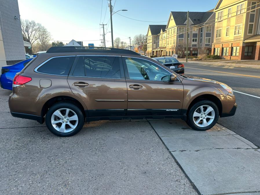 2013 Subaru Outback 4dr Wgn H4 Auto 2.5i Premium, available for sale in Manchester, Connecticut | Carsonmain LLC. Manchester, Connecticut 2013 Subaru Outback 4dr Wgn H4 Auto 2.5i Premium, available for sale in Manchester, Connecticut | Carsonmain LLC. Manchester, Connecticut