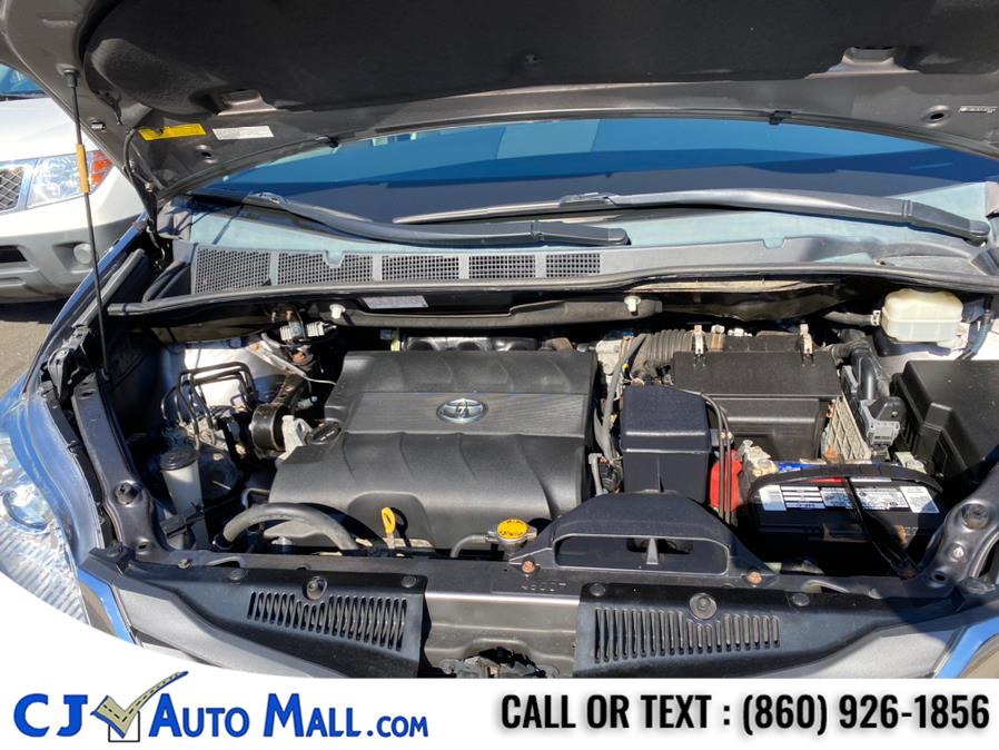 2014 Toyota Sienna 5dr 7-Pass Van V6 XLE AWD (Natl), available for sale in Bristol, Connecticut | CJ Auto Mall. Bristol, Connecticut 2014 Toyota Sienna 5dr 7-Pass Van V6 XLE AWD (Natl), available for sale in Bristol, Connecticut | CJ Auto Mall. Bristol, Connecticut