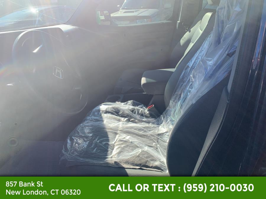 2009 Honda Ridgeline 4WD Crew Cab RT, available for sale in New London, Connecticut | McAvoy Inc dba Town Hill Auto. New London, Connecticut 2009 Honda Ridgeline 4WD Crew Cab RT, available for sale in New London, Connecticut | McAvoy Inc dba Town Hill Auto. New London, Connecticut