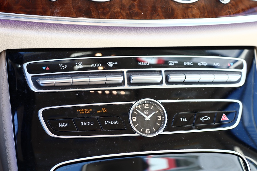 2018 Mercedes-Benz E-Class E 300 4MATIC Sedan, available for sale in Jamaica, New York | Hillside Auto Mall Inc.. Jamaica, New York 2018 Mercedes-Benz E-Class E 300 4MATIC Sedan, available for sale in Jamaica, New York | Hillside Auto Mall Inc.. Jamaica, New York