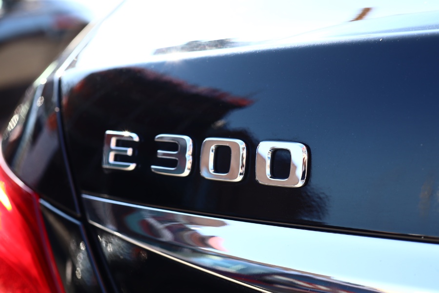 2018 Mercedes-Benz E-Class E 300 4MATIC Sedan, available for sale in Jamaica, New York | Hillside Auto Mall Inc.. Jamaica, New York 2018 Mercedes-Benz E-Class E 300 4MATIC Sedan, available for sale in Jamaica, New York | Hillside Auto Mall Inc.. Jamaica, New York