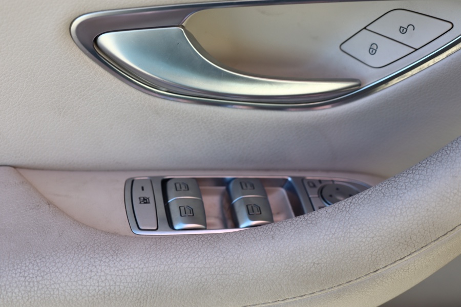 2018 Mercedes-Benz E-Class E 300 4MATIC Sedan, available for sale in Jamaica, New York | Hillside Auto Mall Inc.. Jamaica, New York 2018 Mercedes-Benz E-Class E 300 4MATIC Sedan, available for sale in Jamaica, New York | Hillside Auto Mall Inc.. Jamaica, New York