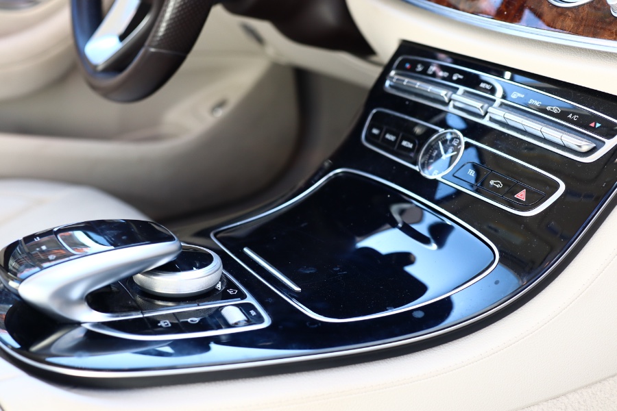 2018 Mercedes-Benz E-Class E 300 4MATIC Sedan, available for sale in Jamaica, New York | Hillside Auto Mall Inc.. Jamaica, New York 2018 Mercedes-Benz E-Class E 300 4MATIC Sedan, available for sale in Jamaica, New York | Hillside Auto Mall Inc.. Jamaica, New York